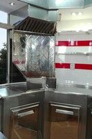 Due scomparti frigo a temperatura controllata 0+4°C e uno scomparto congelatore a temperatura controllata (max -20°C)
