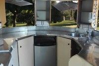 Piano di lavoro circolare in monoblocco realizzato in acciaio inox
